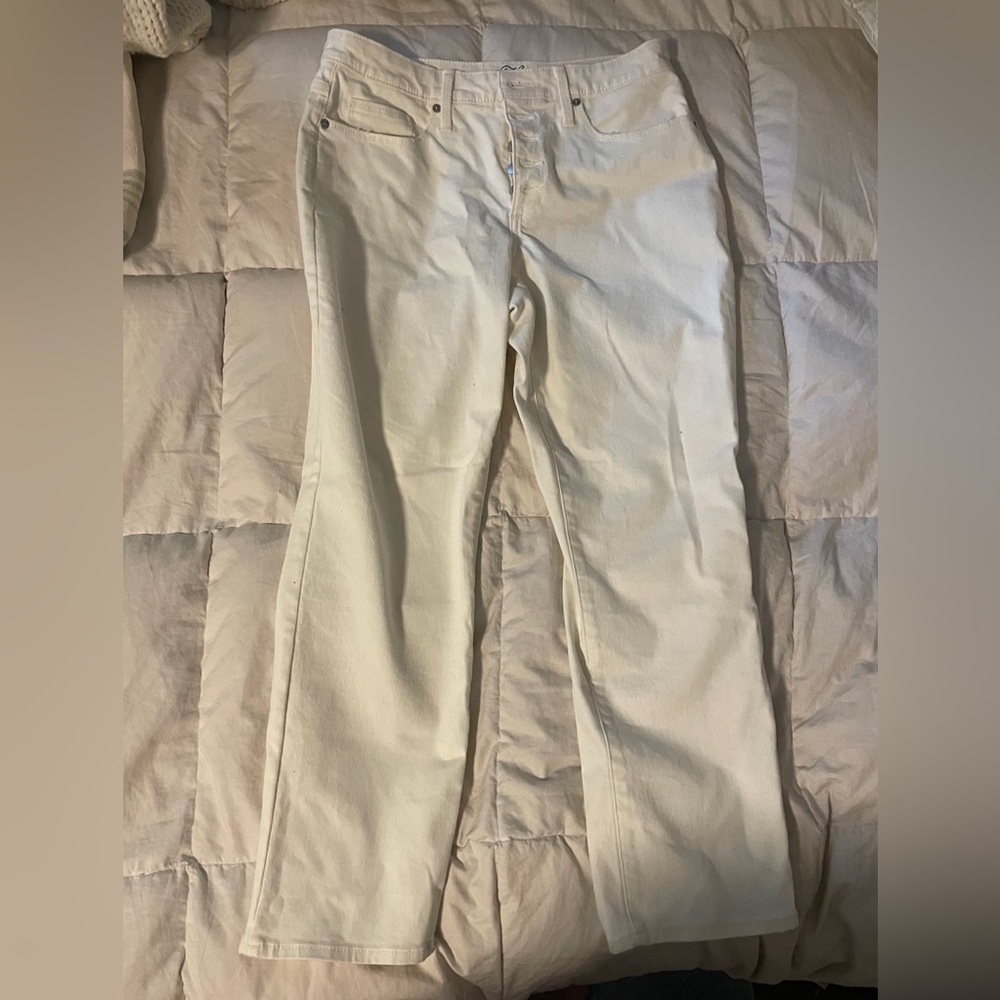 Never worn white jeans high rise